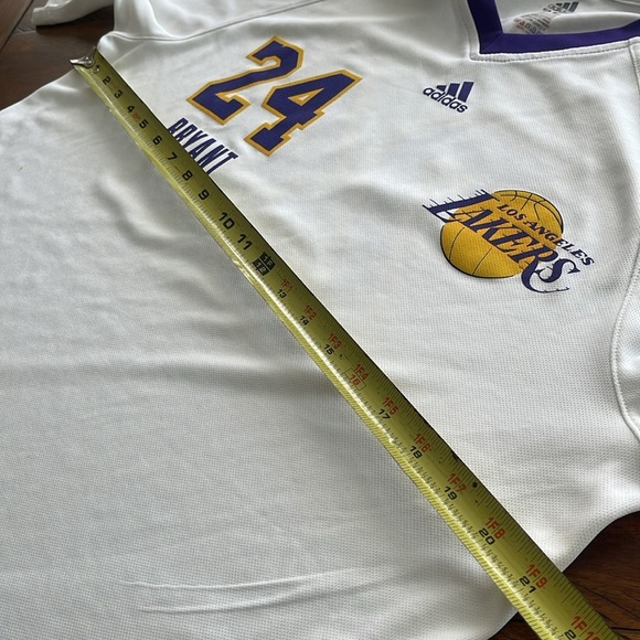 Vintage Adidas LA Lakers  Koby Bryant #24 white jersey size Small basketball - Picture 12 of 16